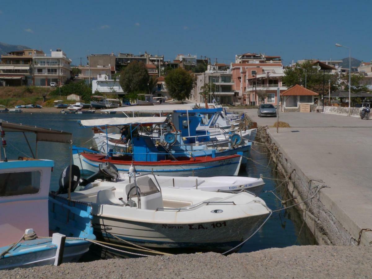 Apt 30M From Beach Amarynthos Bagian luar foto