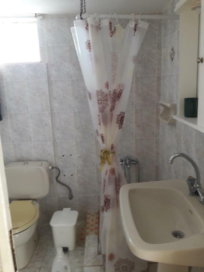Apt 30M From Beach Amarynthos Bagian luar foto