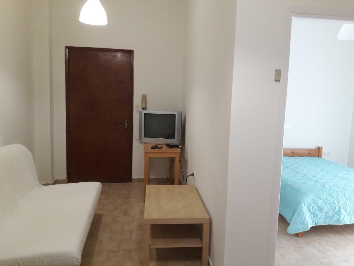 Apt 30M From Beach Amarynthos Bagian luar foto