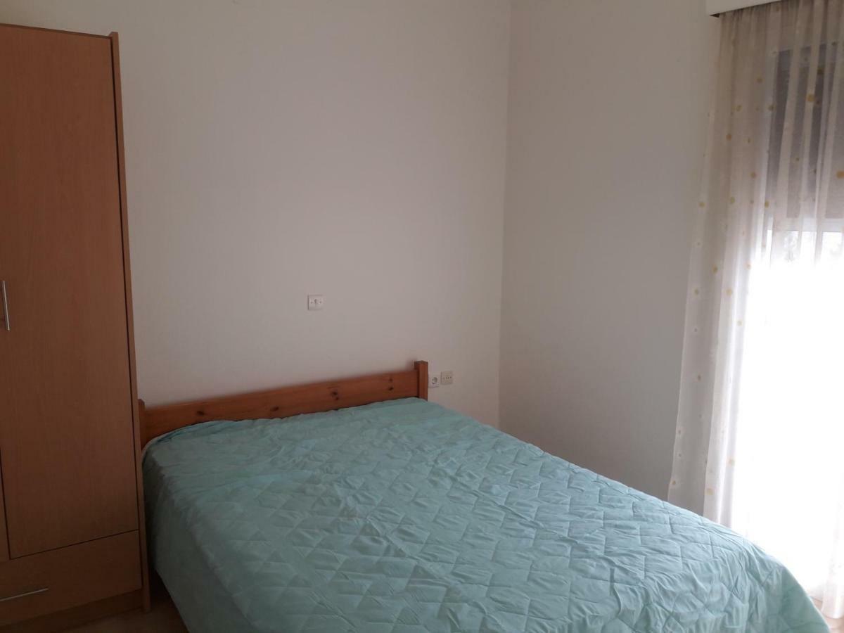 Apt 30M From Beach Amarynthos Bagian luar foto