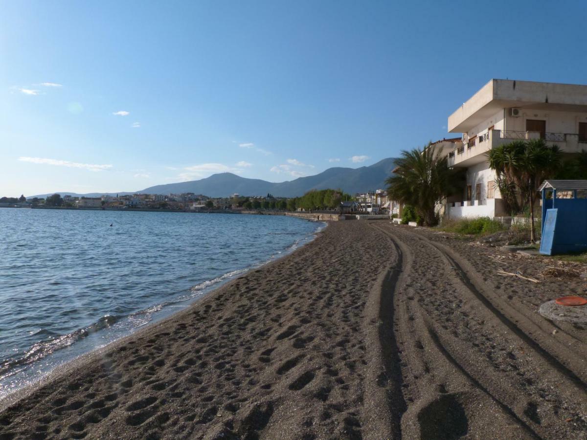 Apt 30M From Beach Amarynthos Bagian luar foto